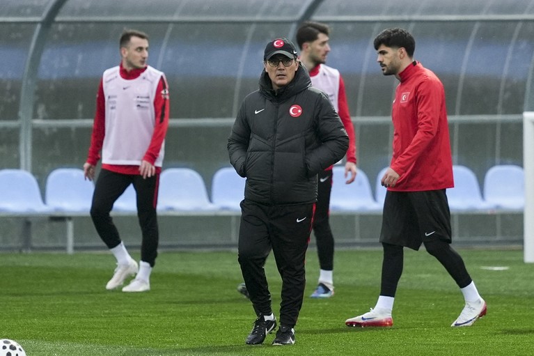 Vincenzo Montella, trădat de presa din Turcia! Jurnaliştii au dezvăluit tactica pregătită la antrenamente pentru meciul cu România