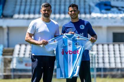 Corvinul Hunedoara a anunţat transferul unui fotbalist polivalent