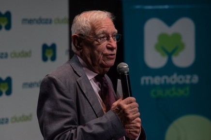 Un argentinian de 91 de ani comentează a 18-a sa ediţie de turneu final