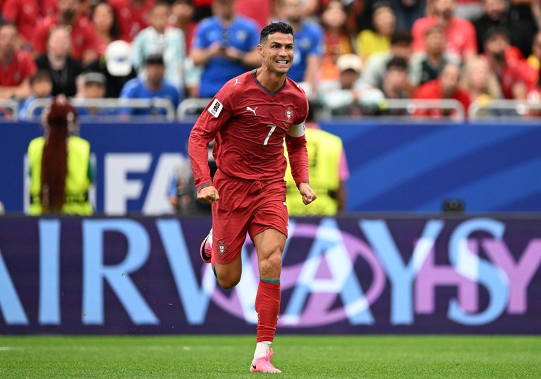 Cristiano Ronaldo nici nu a stat pe gânduri când a fost întrebat de Messi! Starul lusitan a rostit doar TREI cuvinte