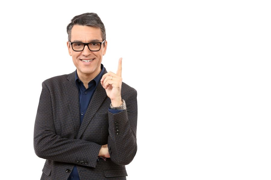 CRISTI BRANCU, DIN POSTURA DE PREZENTATOR ÎN CEA DE SCRIITOR