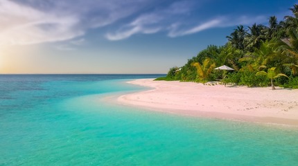 Românii vor vacanţe cu buget redus