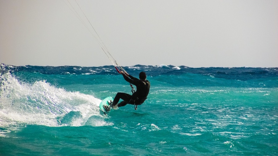 Septembrie, sezon de kitesurfing