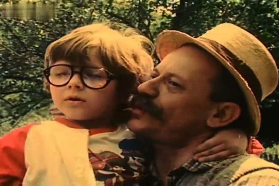 DE CE ARE VULPEA COADĂ?