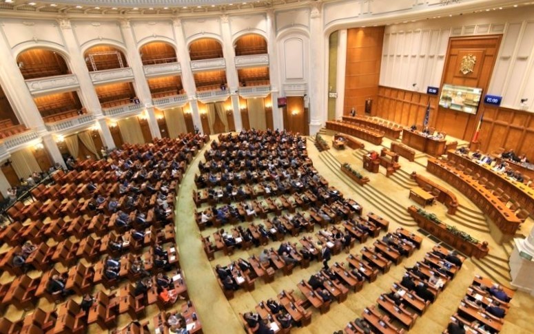 Parlamentarii au votat eliminarea pensiilor speciale