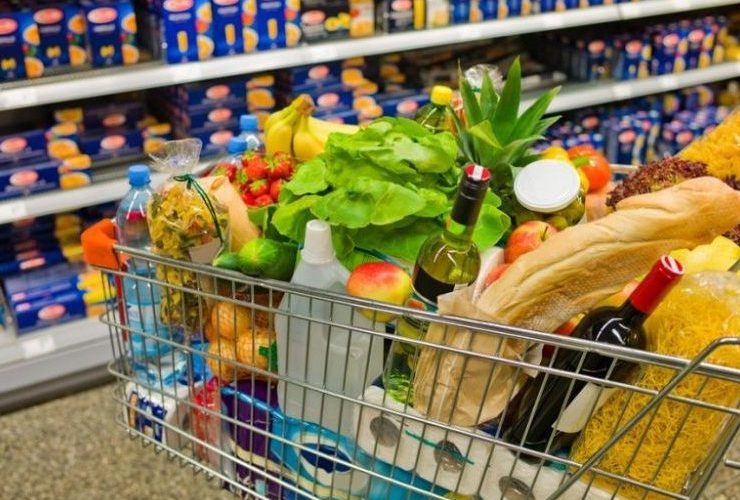 Guvernul reduce adaosul comercial la 14 alimente