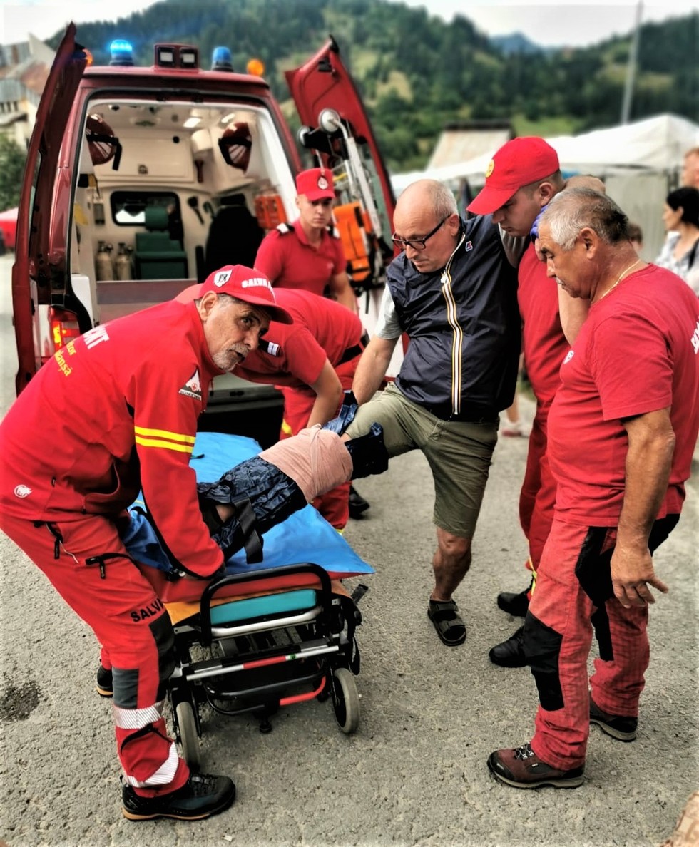 Un turist a căzut din telescaun