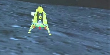 VIDEO Misiune istorică. Sonda spaţială indiană Vikram a ajuns pe Lună