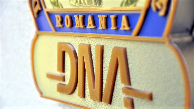 DNA  a ridicat documente de la ISU Dâmboviţa