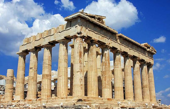 O româncă a furat bucăţi de marmură de pe Acropole
