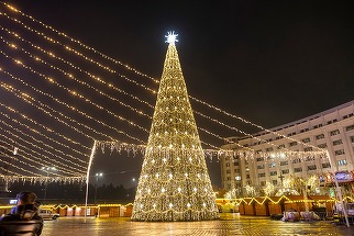 GALERIE FOTO  Au fost aprinse luminiţele de Crăciun în Bucureşti