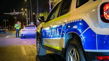 Un poliţist băut a lovit un pieton cu maşina