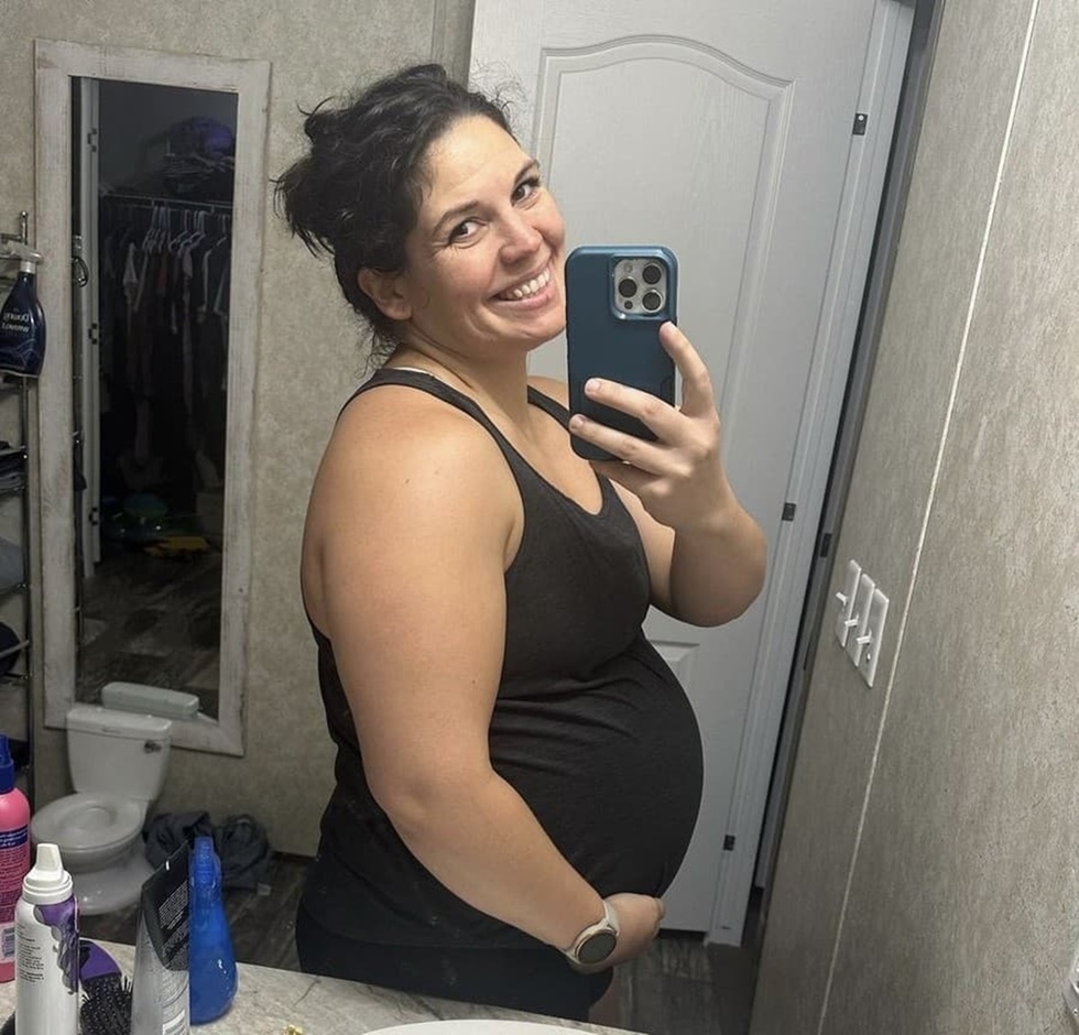 O femeie din Alabama cu uter dublu a născut fetiţe gemene