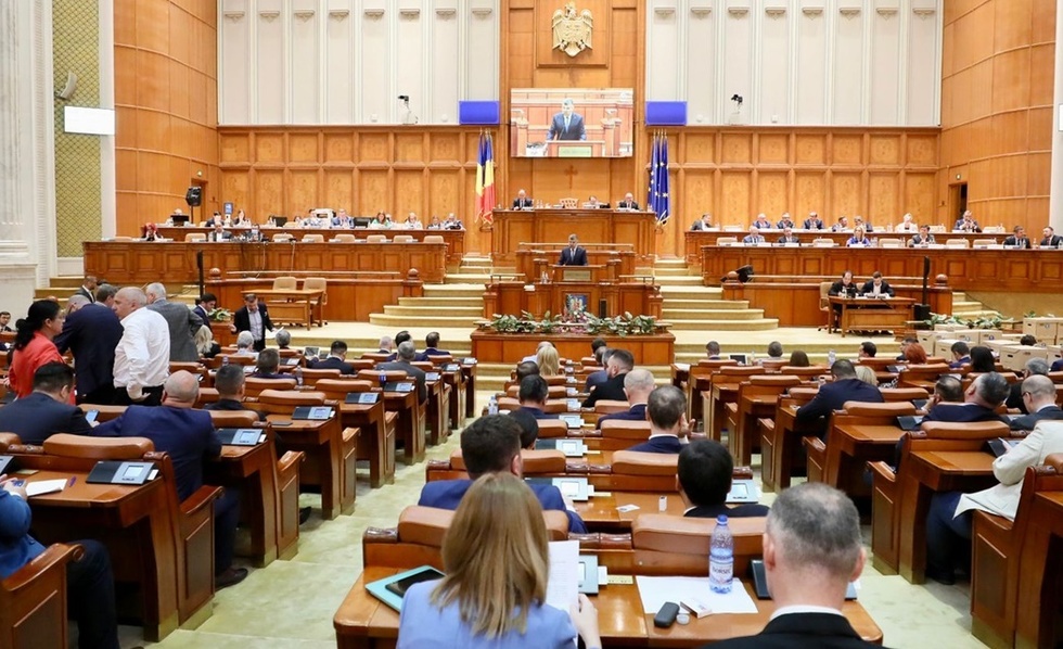 Plenul Camerei Deputaţilor a respins toate cele trei iniţiative legislative ale UDMR privind autonomia Ţinutului Secuiesc