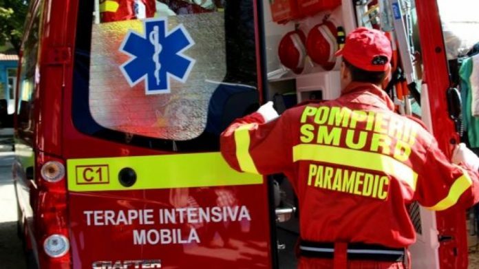 Plan roşu activat pentru un accident în care au fost implicate două autoutilitare şi un ansamblu auto