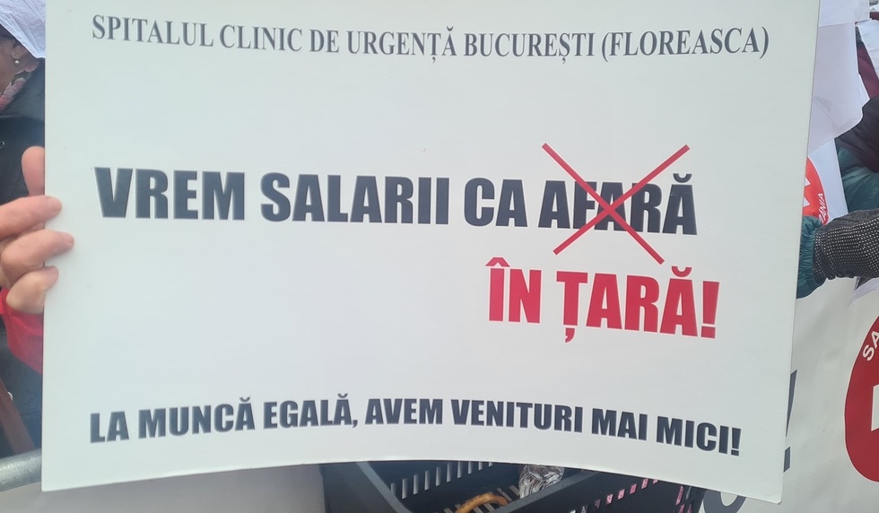 ”Foşti eroi în pandemie, spor mai mic ca-n primărie”. Protest al angajaţilor din sănătate şi asistenţă socială la Ministerul Finanţelor