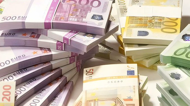 UE interzice plăţile în numerar de peste 10.000 de euro. Acord între Parlamentul European şi statele membre ale UE