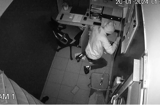VIDEO - Bărbat de 36 de ani, din Sri Lanka, suspectat de furtul unui seif metalic cu aproape 20.000 de lei dintr-un restaurant din Sectorul 6