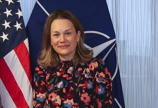 Ambasadorul SUA la NATO: Nu mă aştept ca la summitul Alianţei din vara aceasta Ucraina să primească o invitaţie de aderare