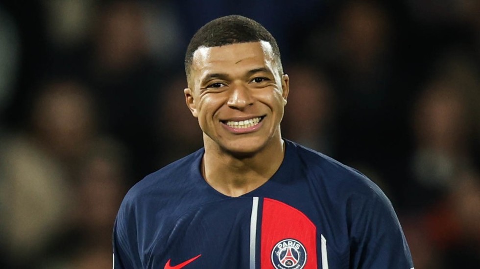 Mbappé a anunţat că o va părăsi la vară pe PSG. Mai vine telefonul de la Macron?

