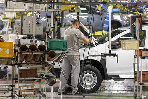 Producţia de maşini din România a reînceput să crească. Dacia şi Ford revin şi pregătesc modele noi
