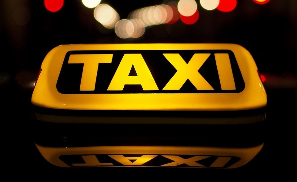 COTAR: Taximetria şi transportul alternativ se vor face conform unor reguli comune