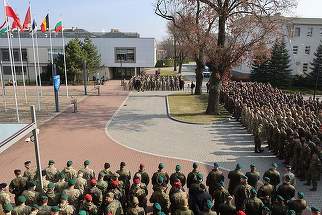 Câţi români au aplicat să fie soldaţi în Armată. MApN a scos 5.000 de posturi la concurs