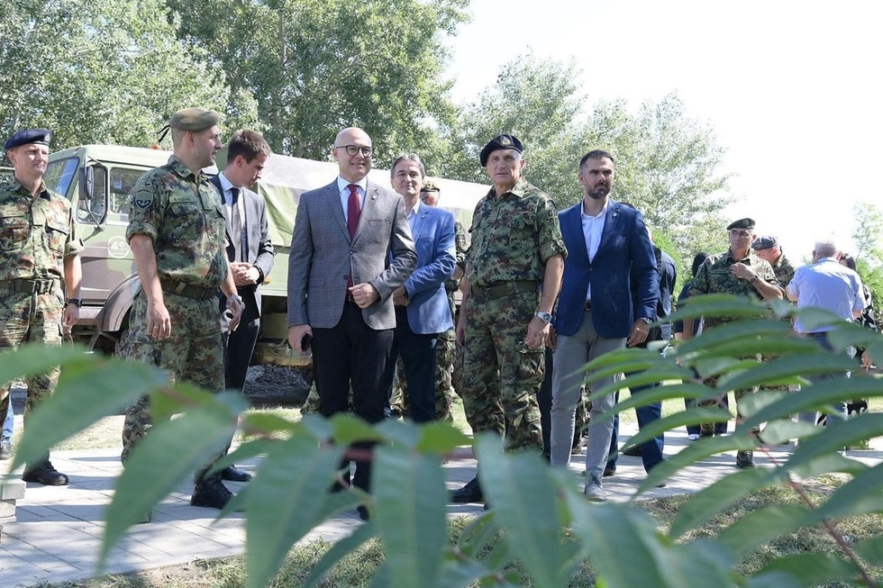Serbia anunţă un exerciţiu militar de amploare la frontiera cu Kosovo