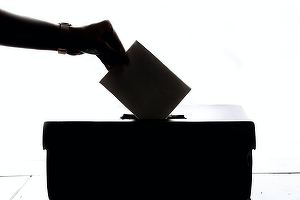 BEC a stabilit ordinea pe buletinele de vot la alegerile europarlamentare şi locale