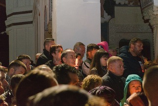Nicolae Ciuca, imagine inedită: Smerit, în noaptea de Înviere. Unde s-a rugat Preşedintele PNL
