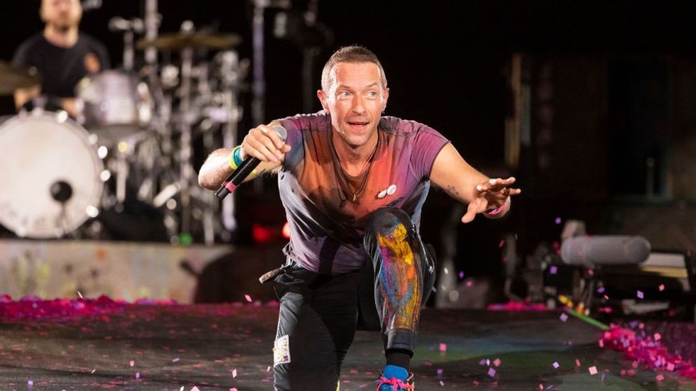 VIDEO. A doua seară a concertului Coldplay pe scena de la Bucureşti. Chris Martin, solistul trupei, lecţie de iubire pentru spectatori