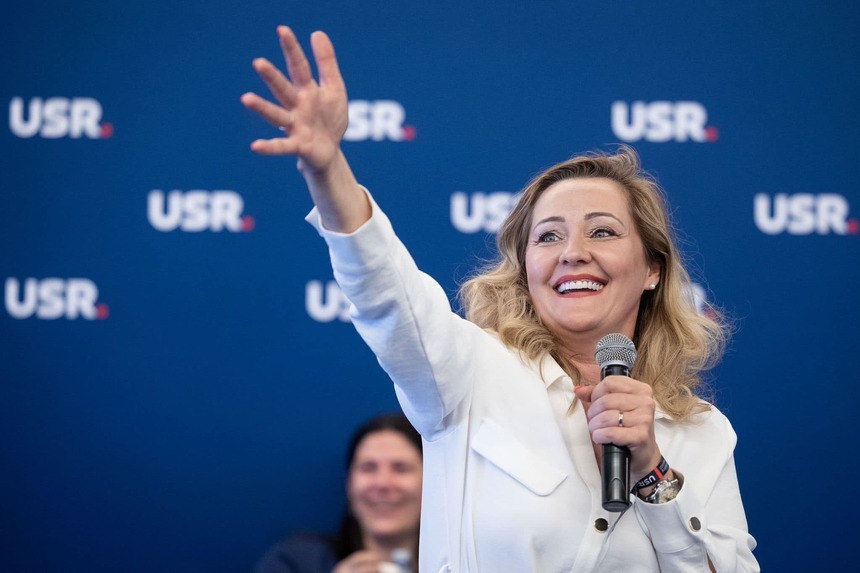 Elena Lasconi (USR) şi-a depus oficial candidatura pentru funcţia de preşedinte al USR. "Îmi asum şi candidatura la alegerile prezidenţiale"