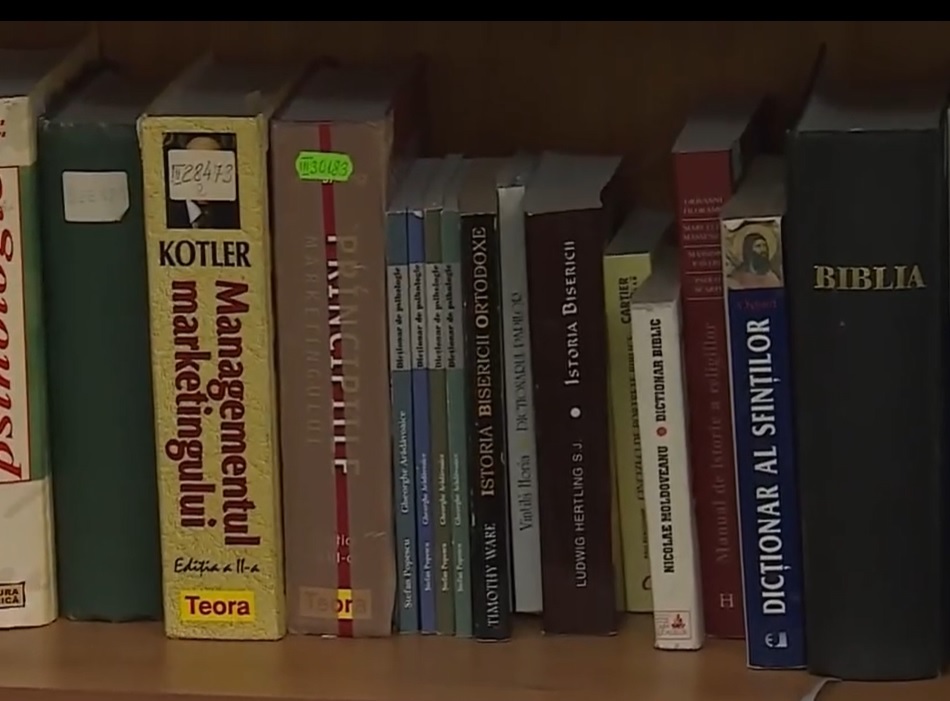 VIDEO. A crescut apetitul românilor pentru cărţi. Aproape 2.5 milioane de români au împrumutat cărţi anul trecut de la bibliotecă