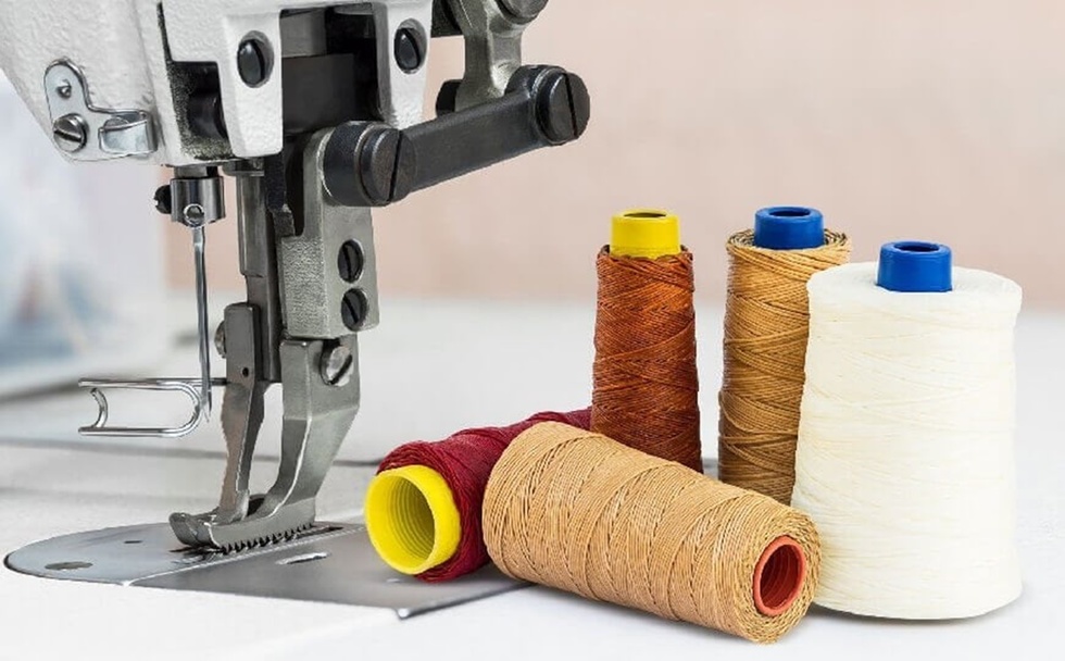 Studiu care îngroapă nemulţumiriea industriei textile din cauza creşterii salariale din România: salariile mici din confecţii, reţeta sărăciei 