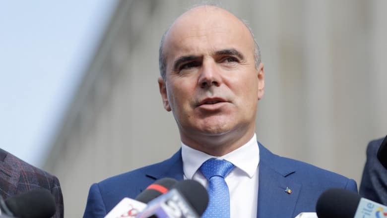 Rareş Bogdan: Nu am discutat despre tandem preşedinte-premier / Nu doresc să mă aşez cu PSD la masă / E nevoie de un premier de dreapta