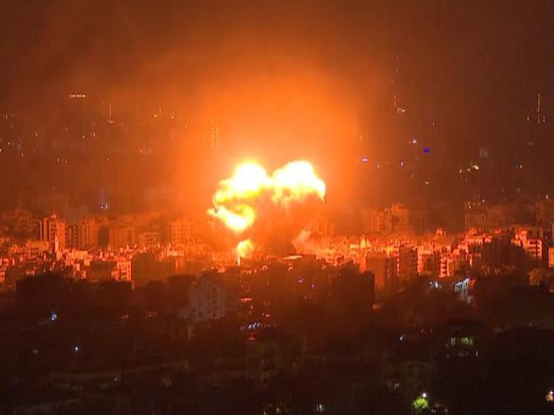 VIDEO. Beirutul, zguduit din nou de raidurile israeliene. Între timp, alţi 74 de români au fost evacuaţi din Liban