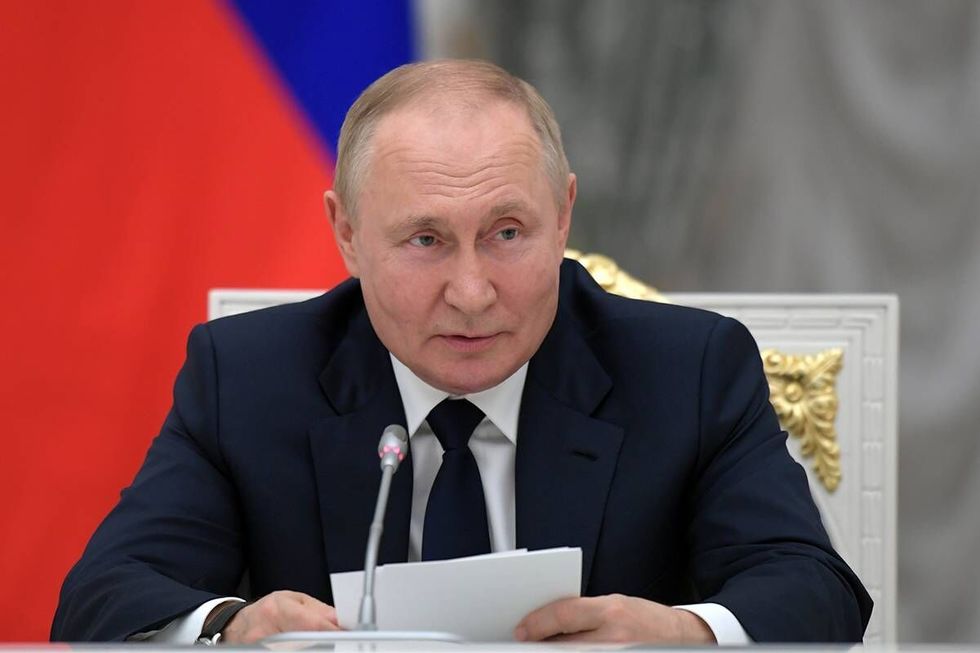 VIDEO. Vladimir Putin ironizează renumărarea voturilor în România. Ce a declarat liderul de la Kremlin