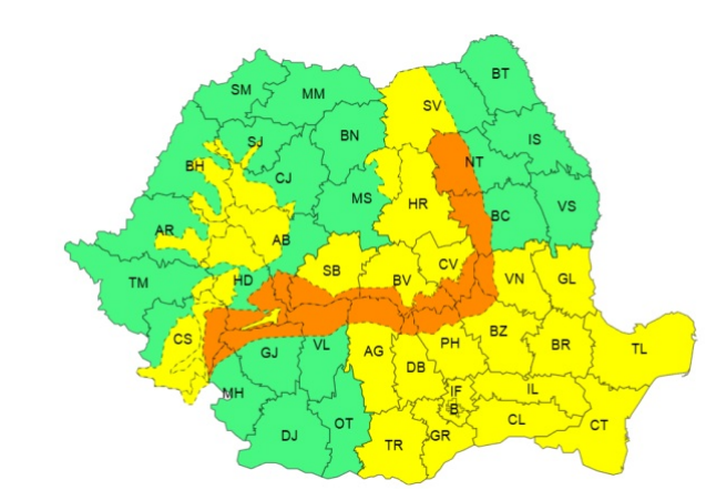 Avertizări meteo: Cod portocaliu de ninsori şi viscol în Carpaţii Meridionali şi Orientali, Cod galben de ninsori şi vânt în zonele montane şi sudice