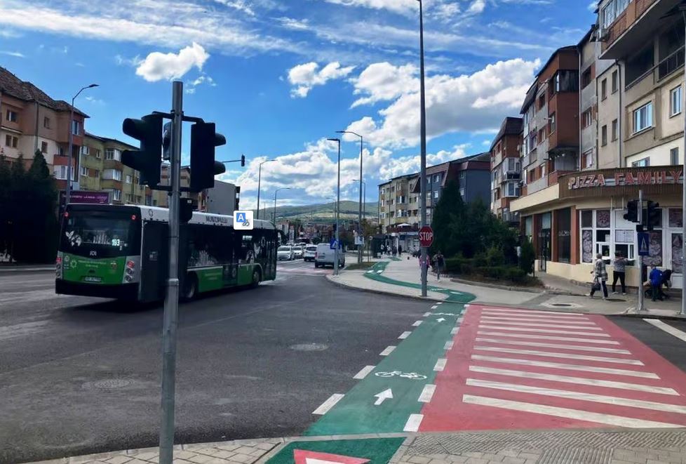 Big Brother dus la next level într-un oraş din România. Automate de bilete cu recunoaştere facială, în staţiile de autobuz 