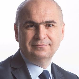 Bolojan: Fiecare român care se va duce la vot va face istorie. Votaţi aşa cum vă dictează conştiinţa, dar gândiţi-vă la statutul României, la demnitate