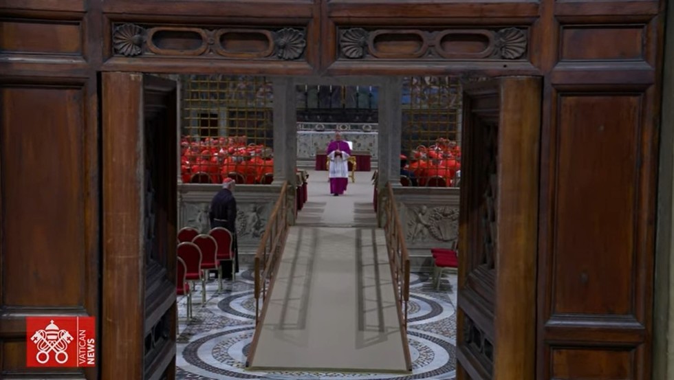 VIDEO. Uşile Capelei Sixtine de la Vatican au fost închise, conclavul a început