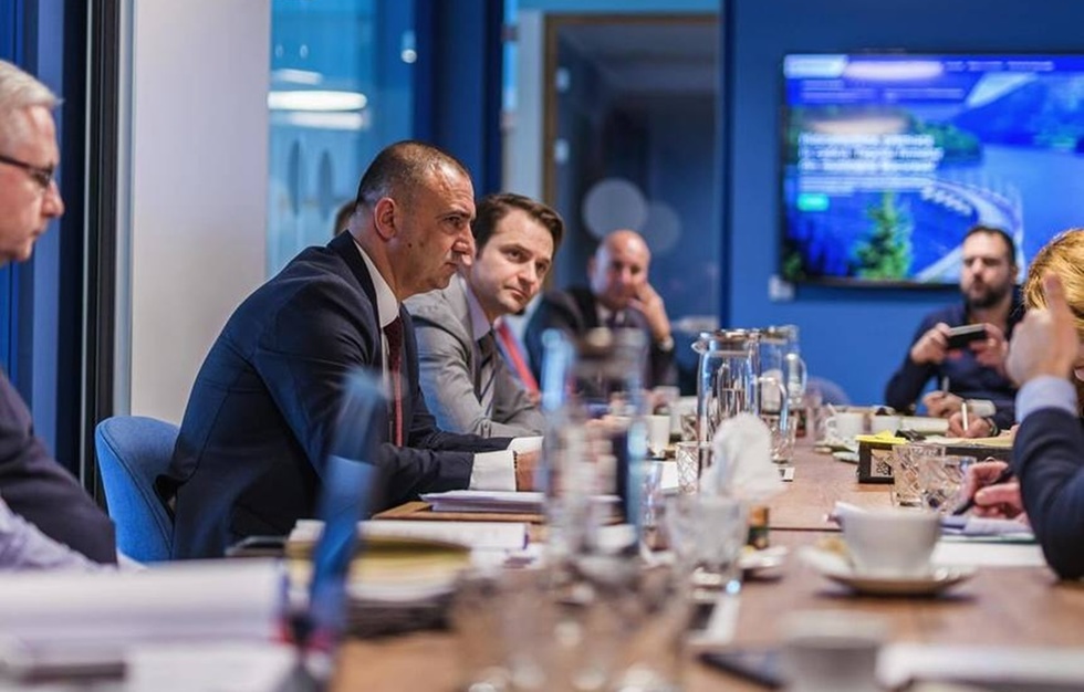 Burduja: Tribunalul Bucureşti a respins pe fond acţiunea Greenpeace de blocare a proiectului Neptun Deep