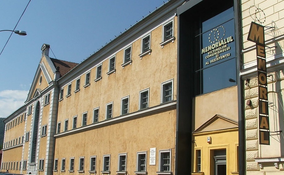 Azi e Ziua naţională de cinstire a martirilor din temniţele comuniste
