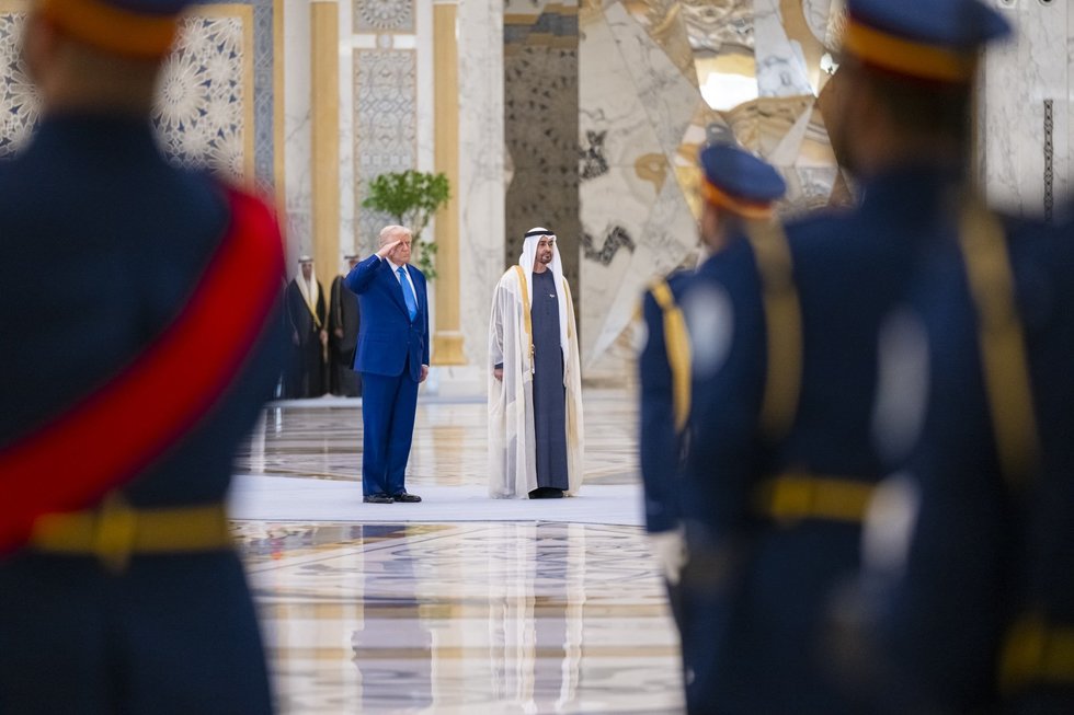 VIDEO. Donald Trump, primit ca un şeic în Abu Dhabi. Şeful de la Casa Albă a plecat din Orientul Mijlociu cu acorduri de trilioane de dolari