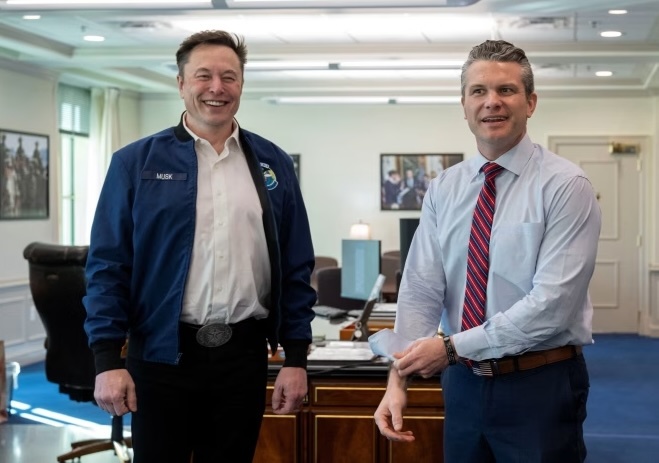 Pete Hegseth îl primeşte din nou pe Elon Musk la Pentagon, în contextul intereselor sale în proiectul de apărare „Domul de Aur” al lui Trump
