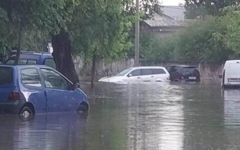 Alertă de vreme extremă, pericol de inundaţii în Vaslui şi Galaţi. Ministrul Mediului a convocat un Comitet pentru situaţii de urgenţă
