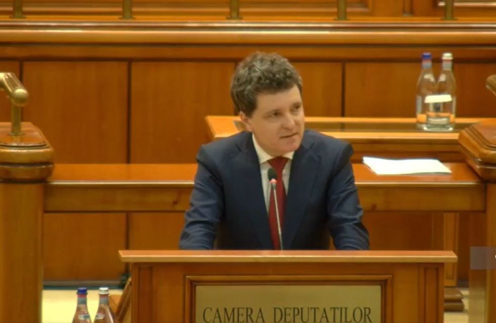 VIDEO. Preşedintele ales Nicuşor Dan a depus jurământul în plenul Camerelor reunite: Voi fi un preşedinte deschis la vocea societăţii şi partener cu societatea