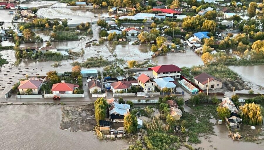O viitură din Ucraina, aşteptată să ajungă în Vrancea. Apele Siretului ar putea ajunge la 2.000 metri cubi pe secundă