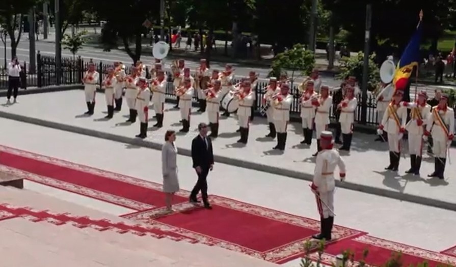 Preşedintele Nicuşor Dan a fost primit la Chişinău de Maia Sandu
