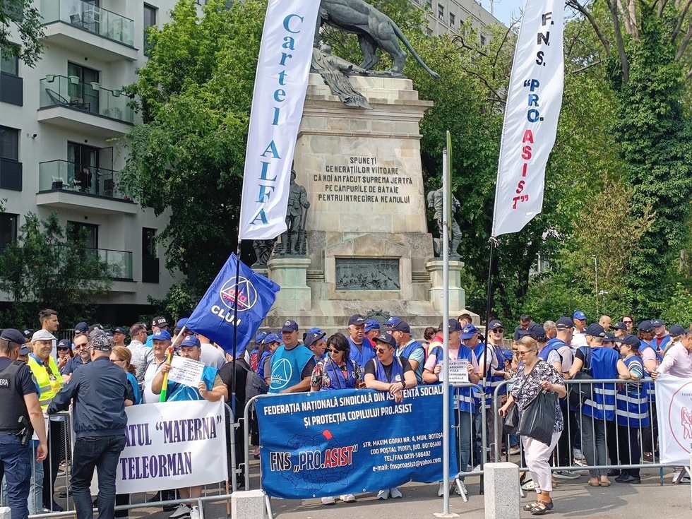Protest la Cotroceni. Sute de sindicalişti ai Cartel Alfa cer ca o delegaţie a lor să fie primită de Nicuşor Dan